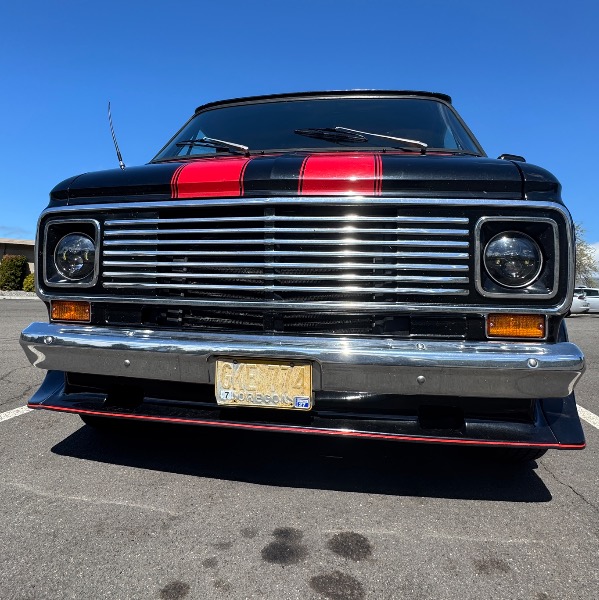 
								1976 Chevy G-10 Shorty van(manual) full									