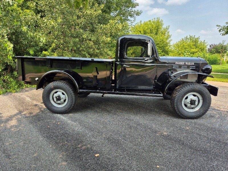 
								1952 Dodge Power Wagon full									