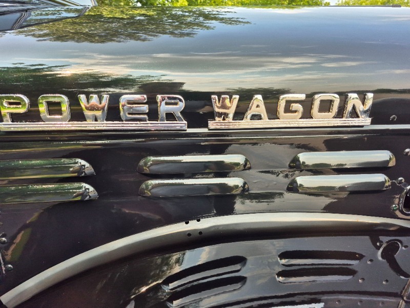 
								1952 Dodge Power Wagon full									