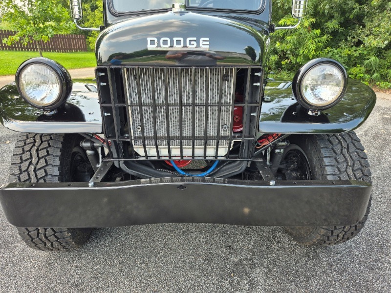 
								1952 Dodge Power Wagon full									