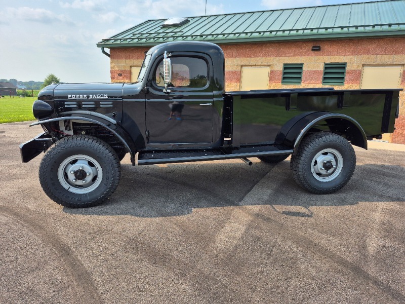 
								1952 Dodge Power Wagon full									