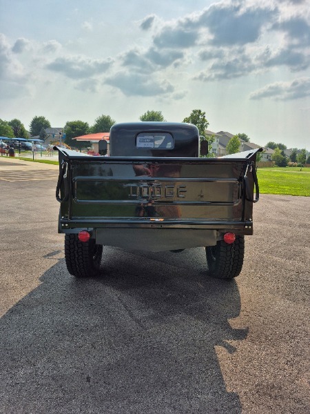 
								1952 Dodge Power Wagon full									