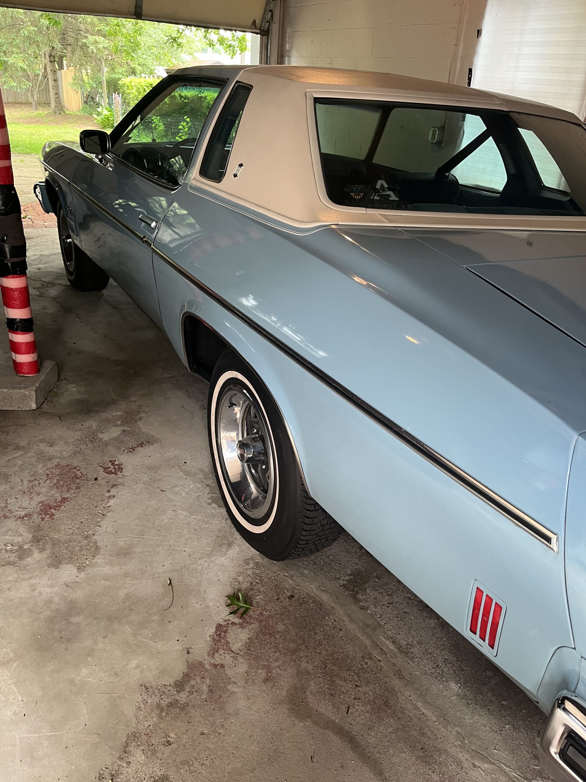 
								1975 Cutlass Supreme full									