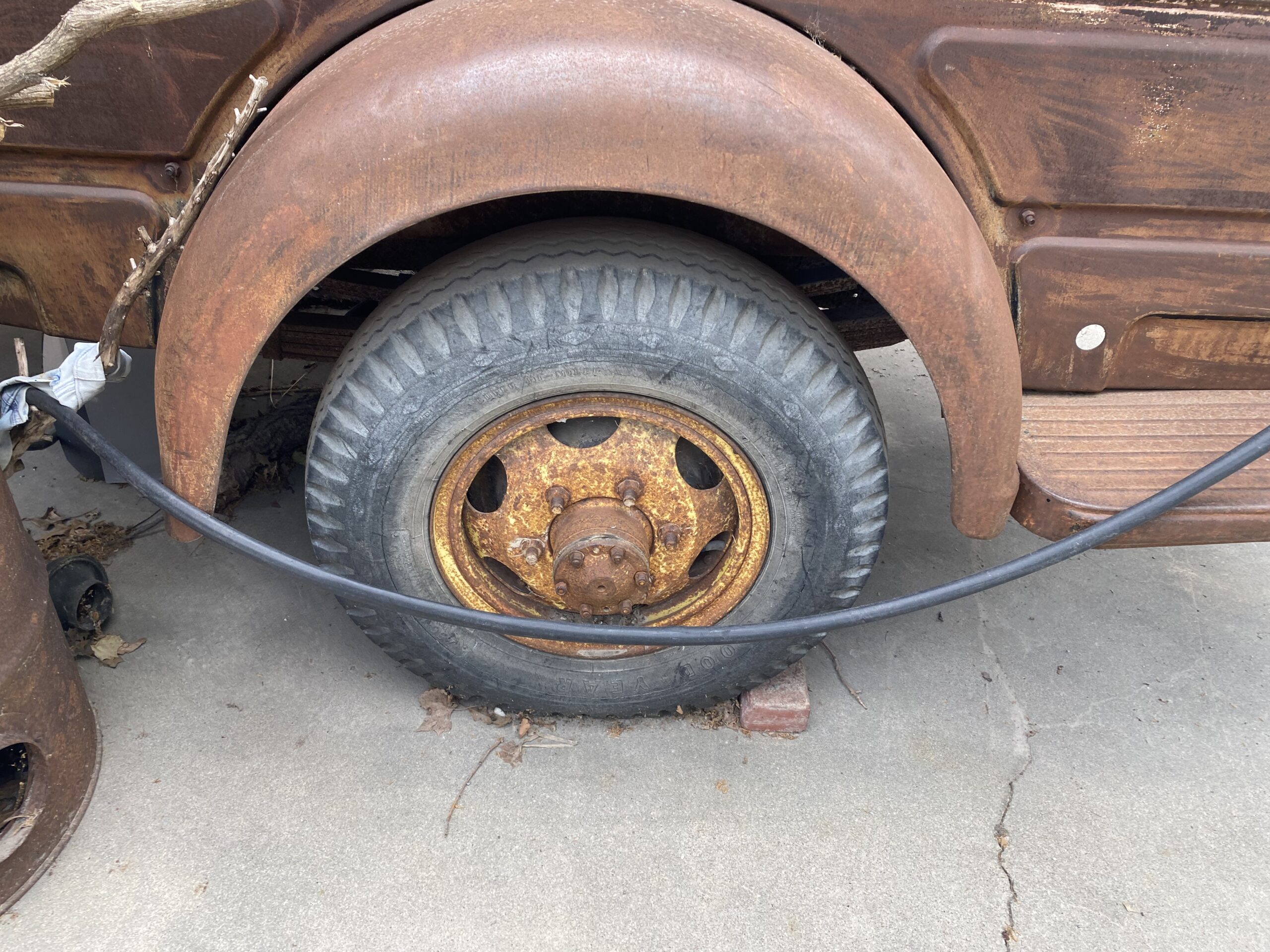 
								1952 Dodge Power Wagon 9′ Trailer full									