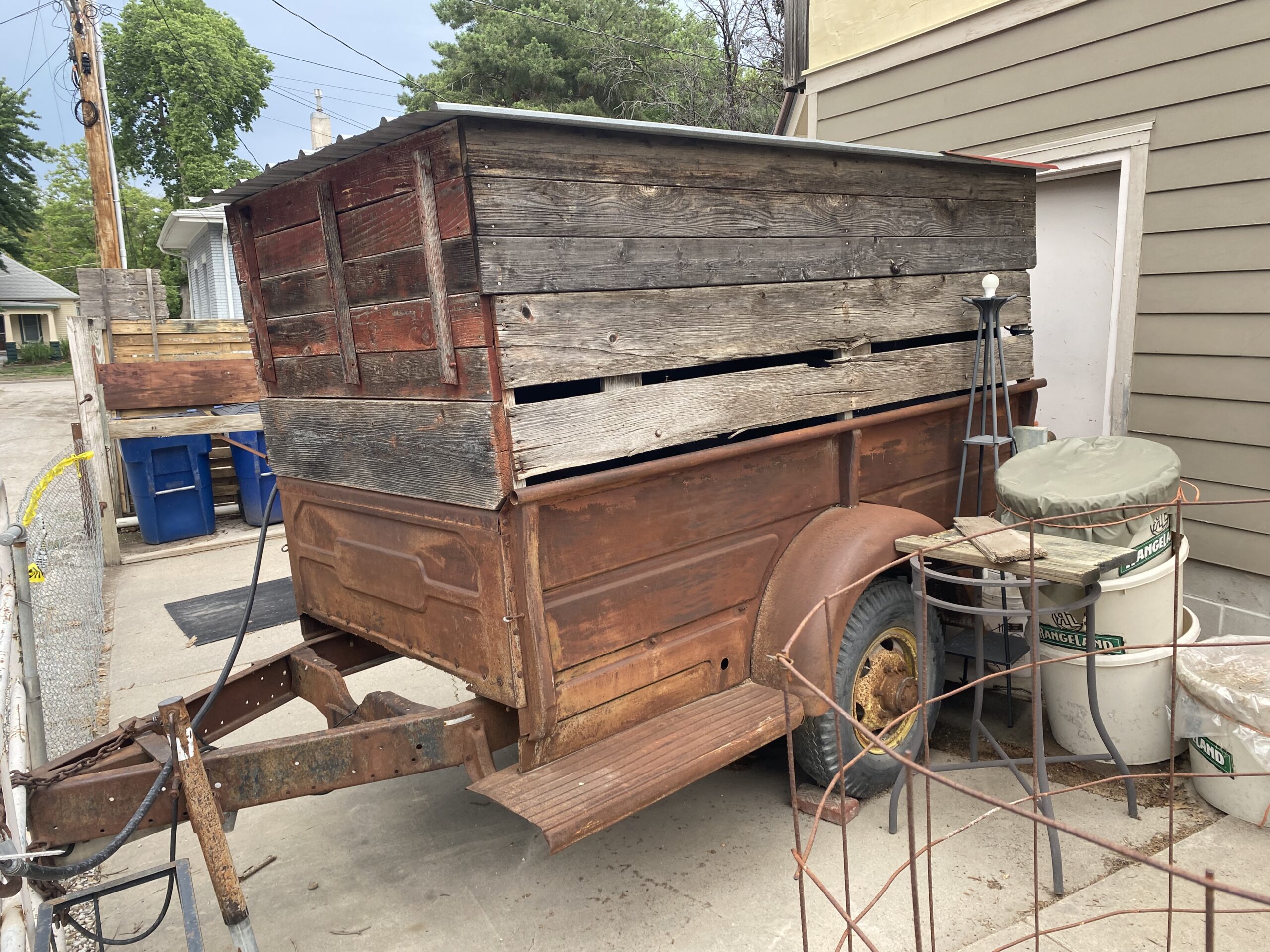 
								1952 Dodge Power Wagon 9′ Trailer full									