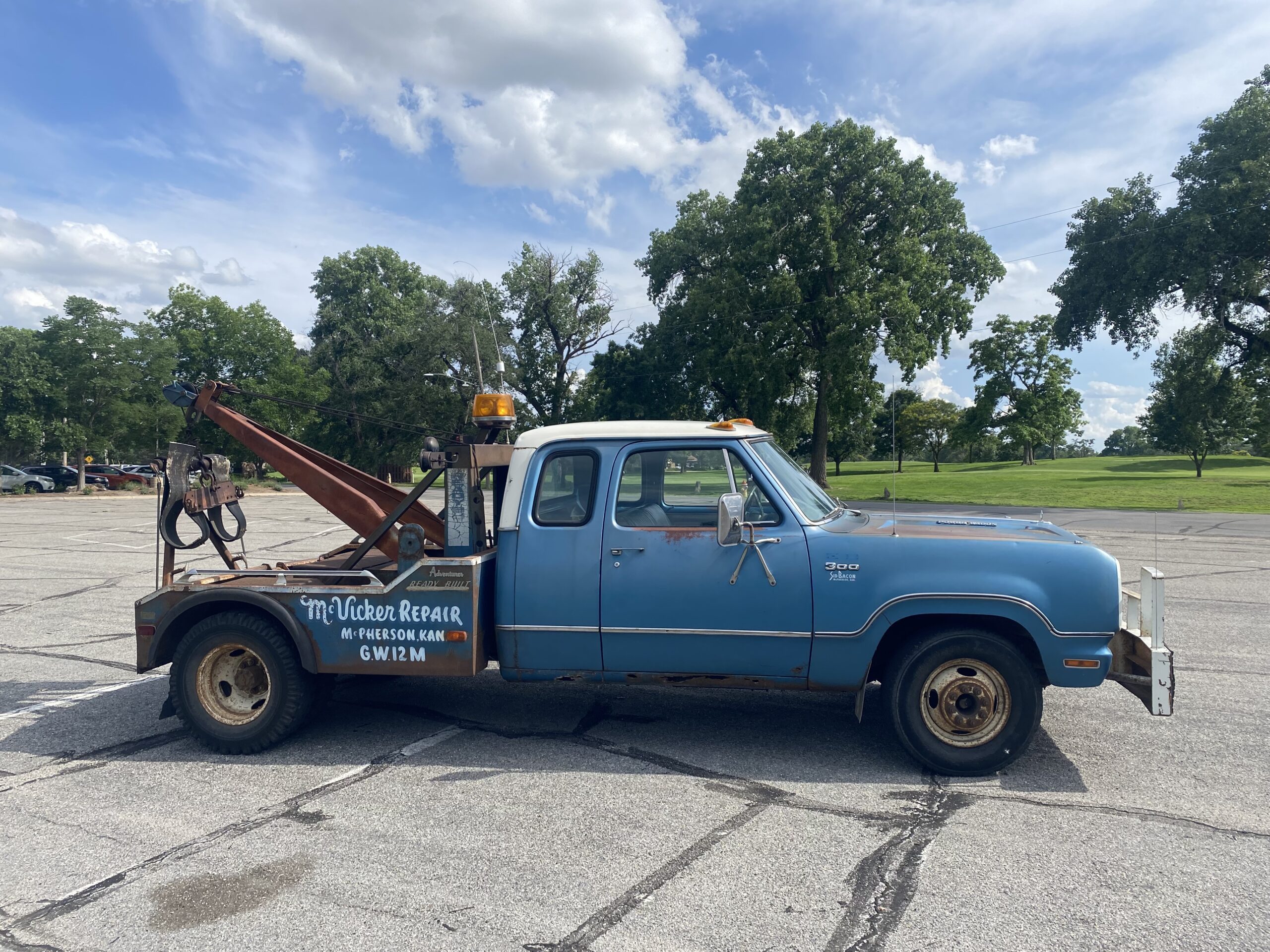 
								1974 Dodge D300 Tow Truck full									