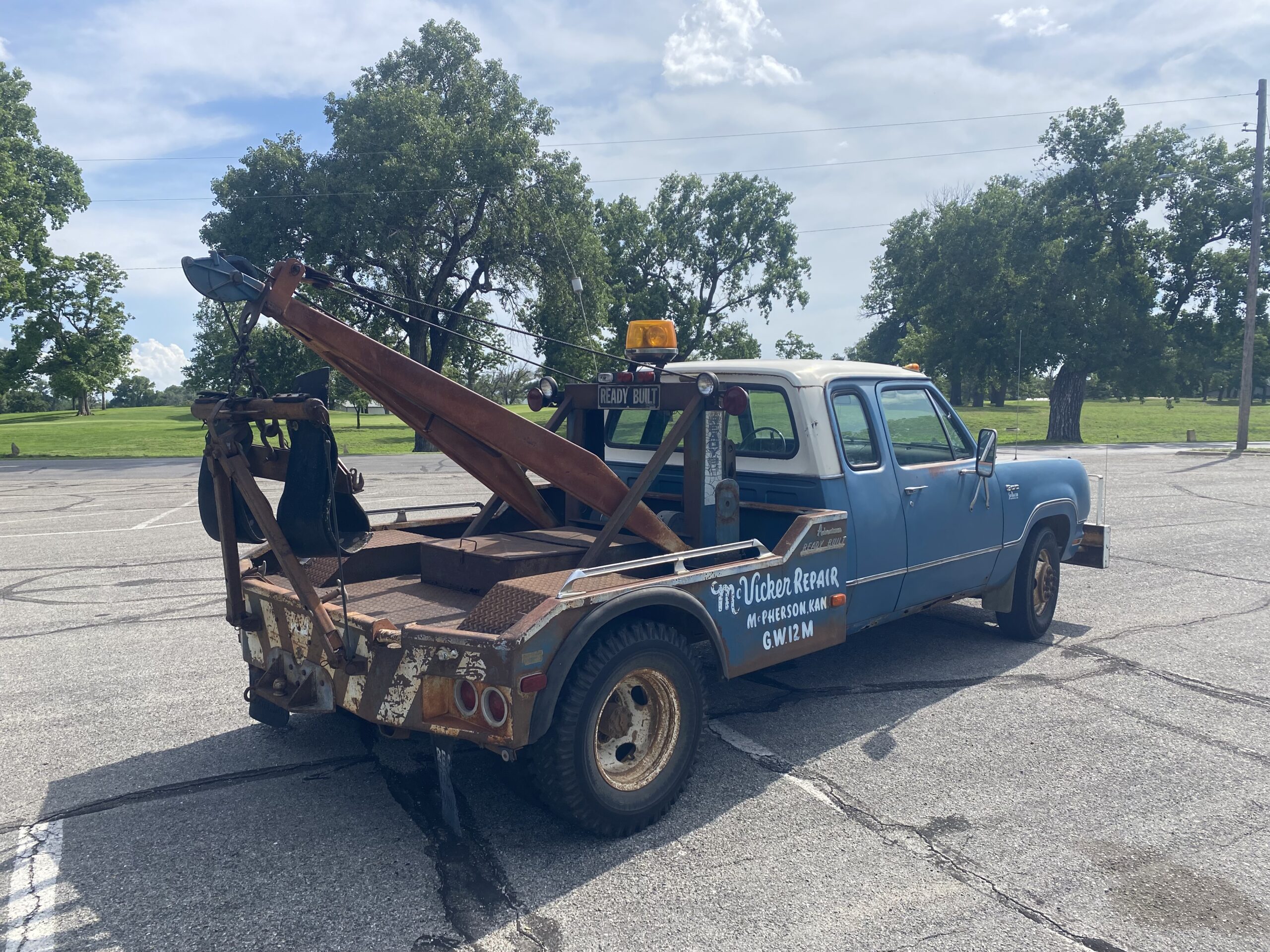 
								1974 Dodge D300 Tow Truck full									