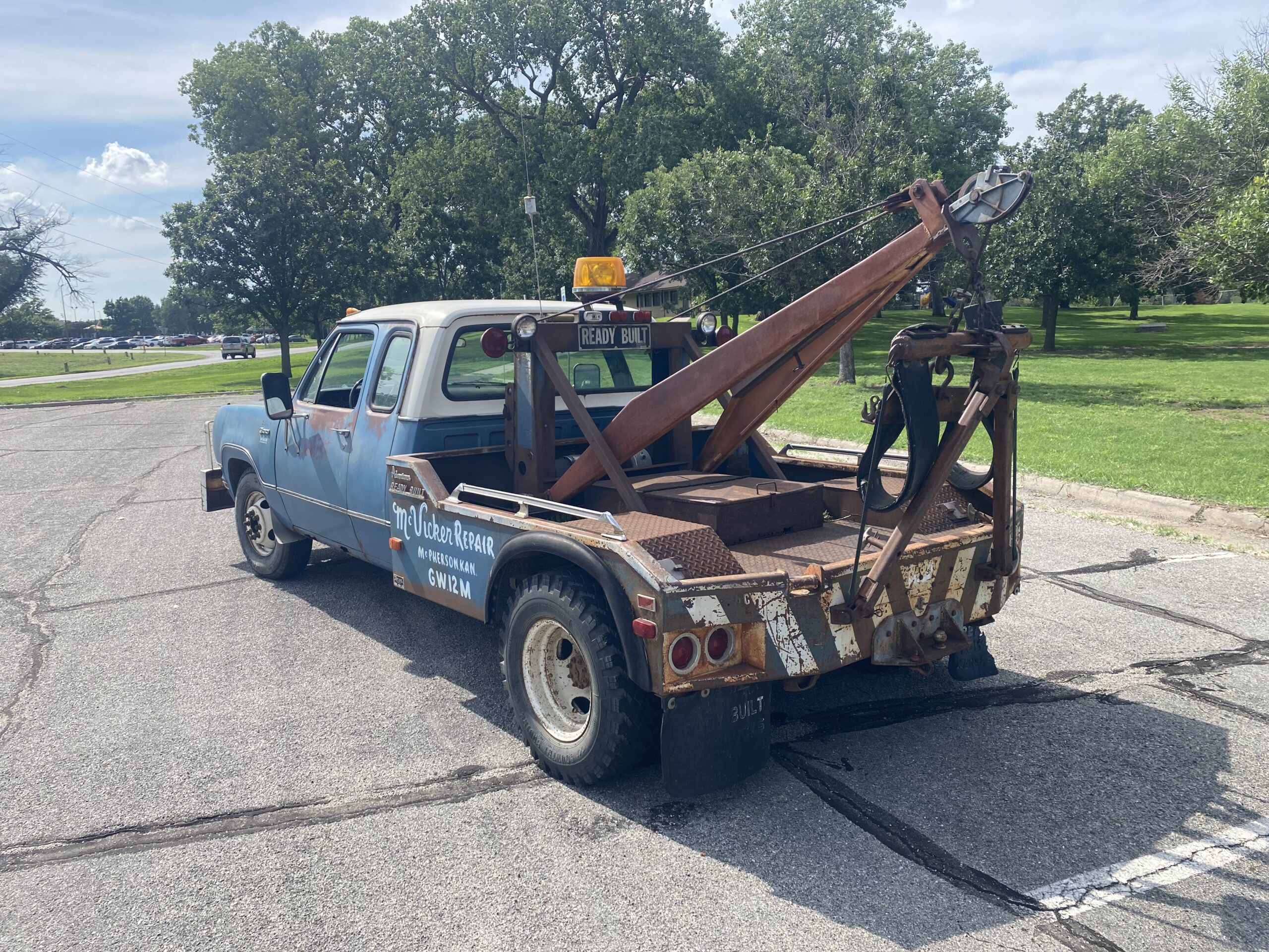 
								1974 Dodge D300 Tow Truck full									