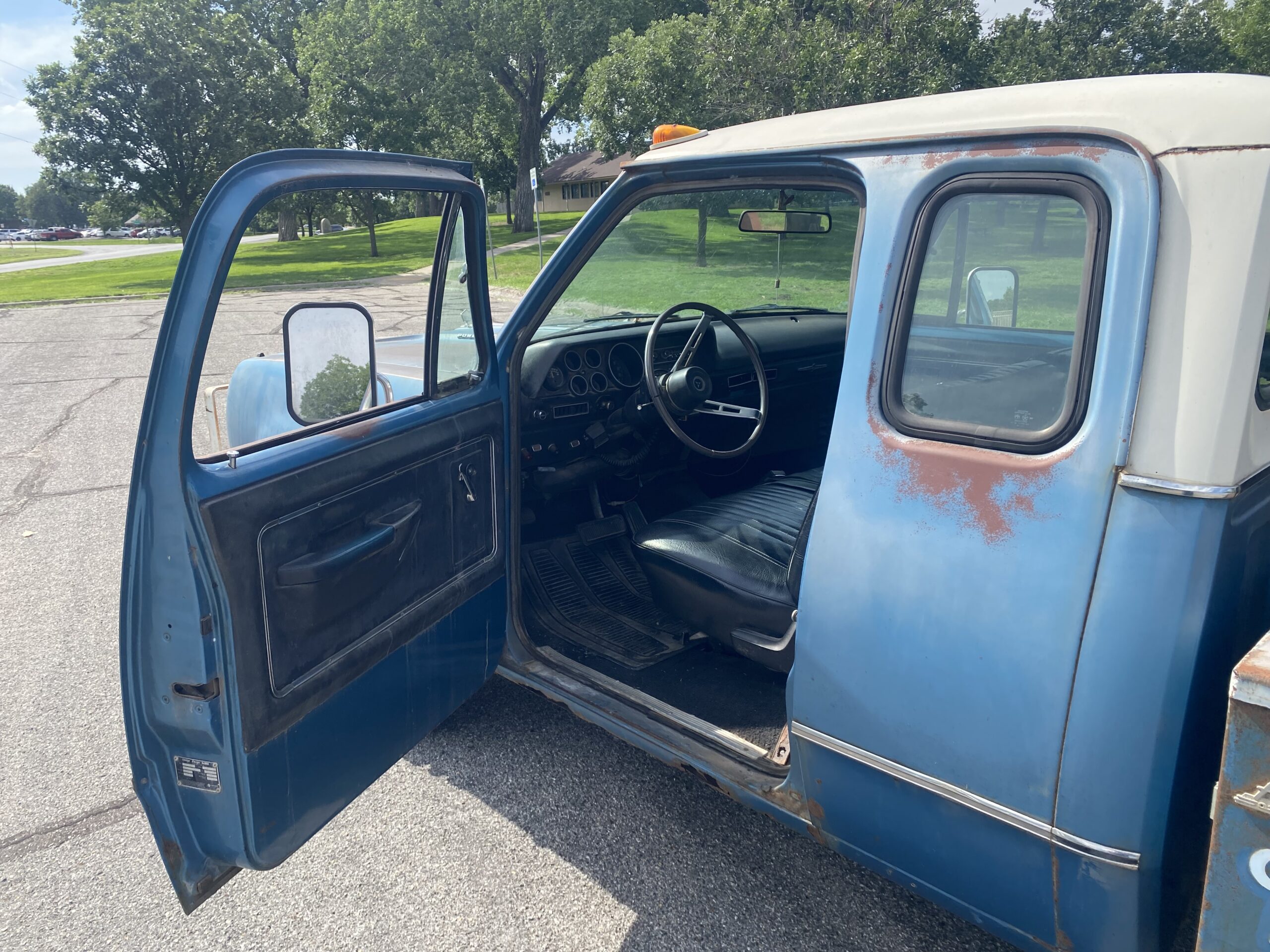 
								1974 Dodge D300 Tow Truck full									