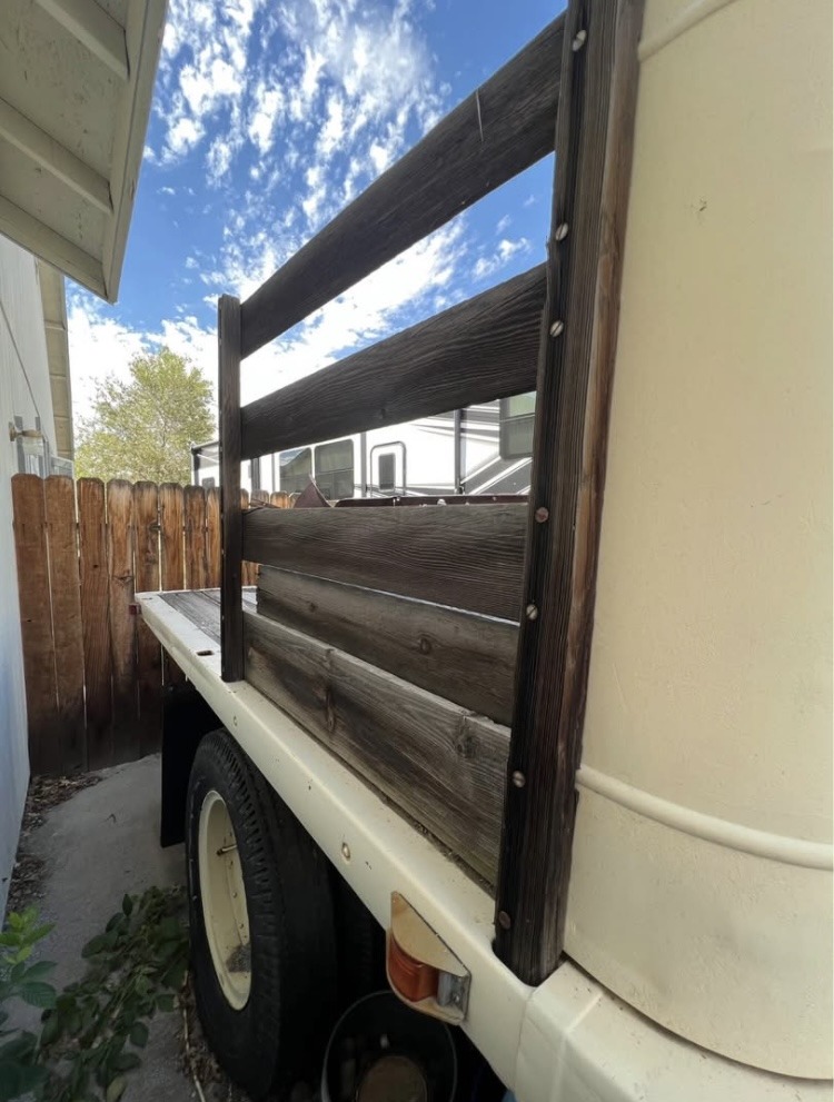 
								1941 Chevrolet 1½-ton flatbed truck. full									